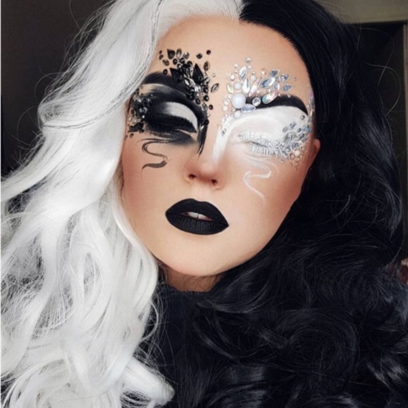 24” BLACK&WHITE SPLIT DYE BODY WAVE LACE FRONT WIG